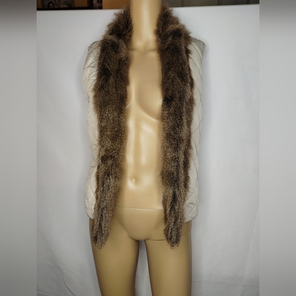Xoxo women's knitted quilted size medium vest with faux fur - Picture 1 of 9
